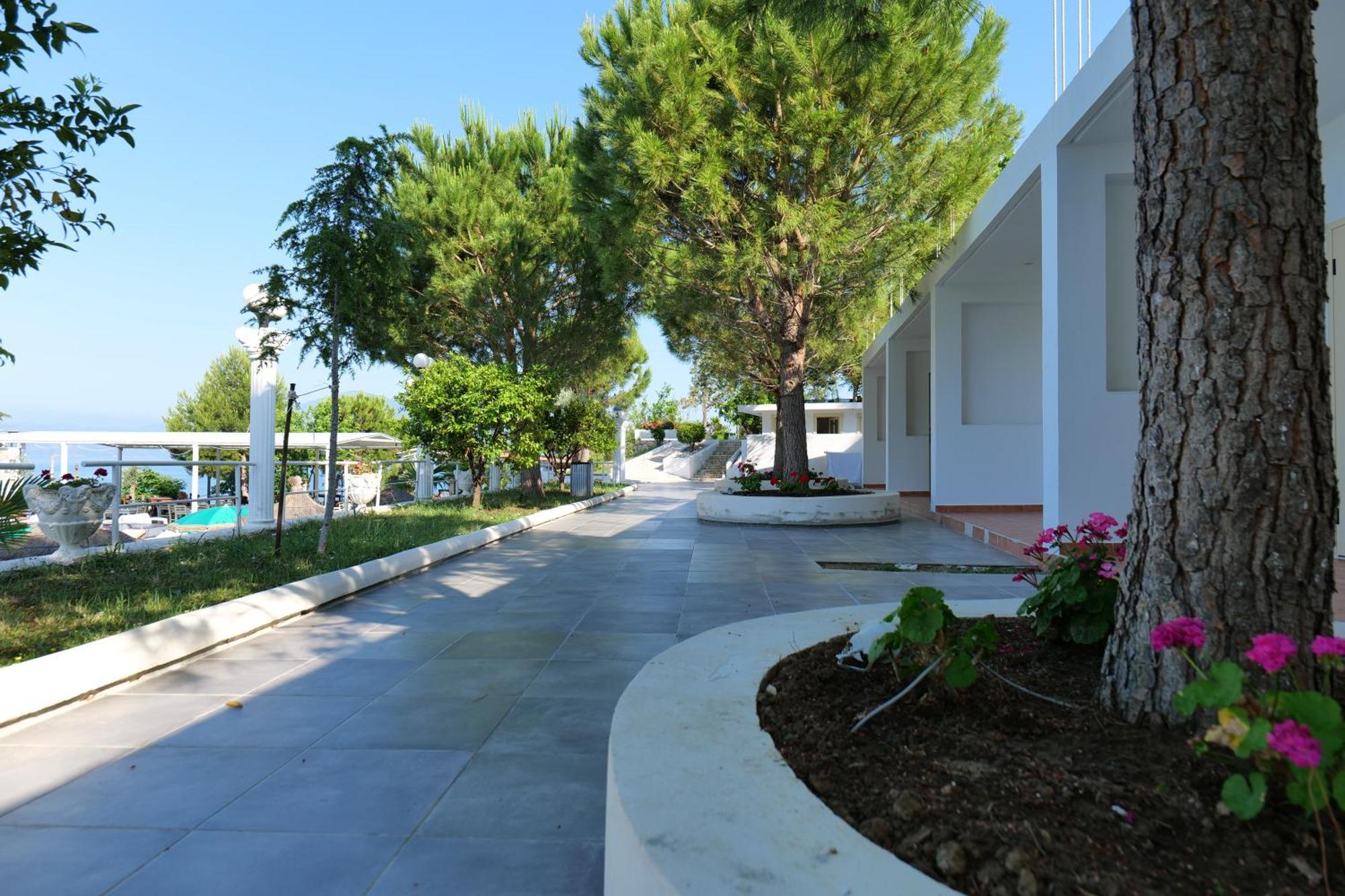 Edva Resort Radhimë Dış mekan fotoğraf