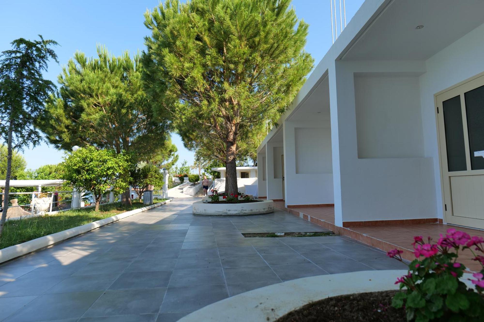 Edva Resort Radhimë Dış mekan fotoğraf