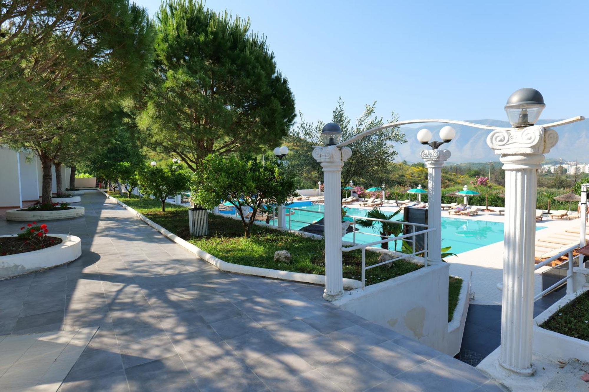 Edva Resort Radhimë Dış mekan fotoğraf