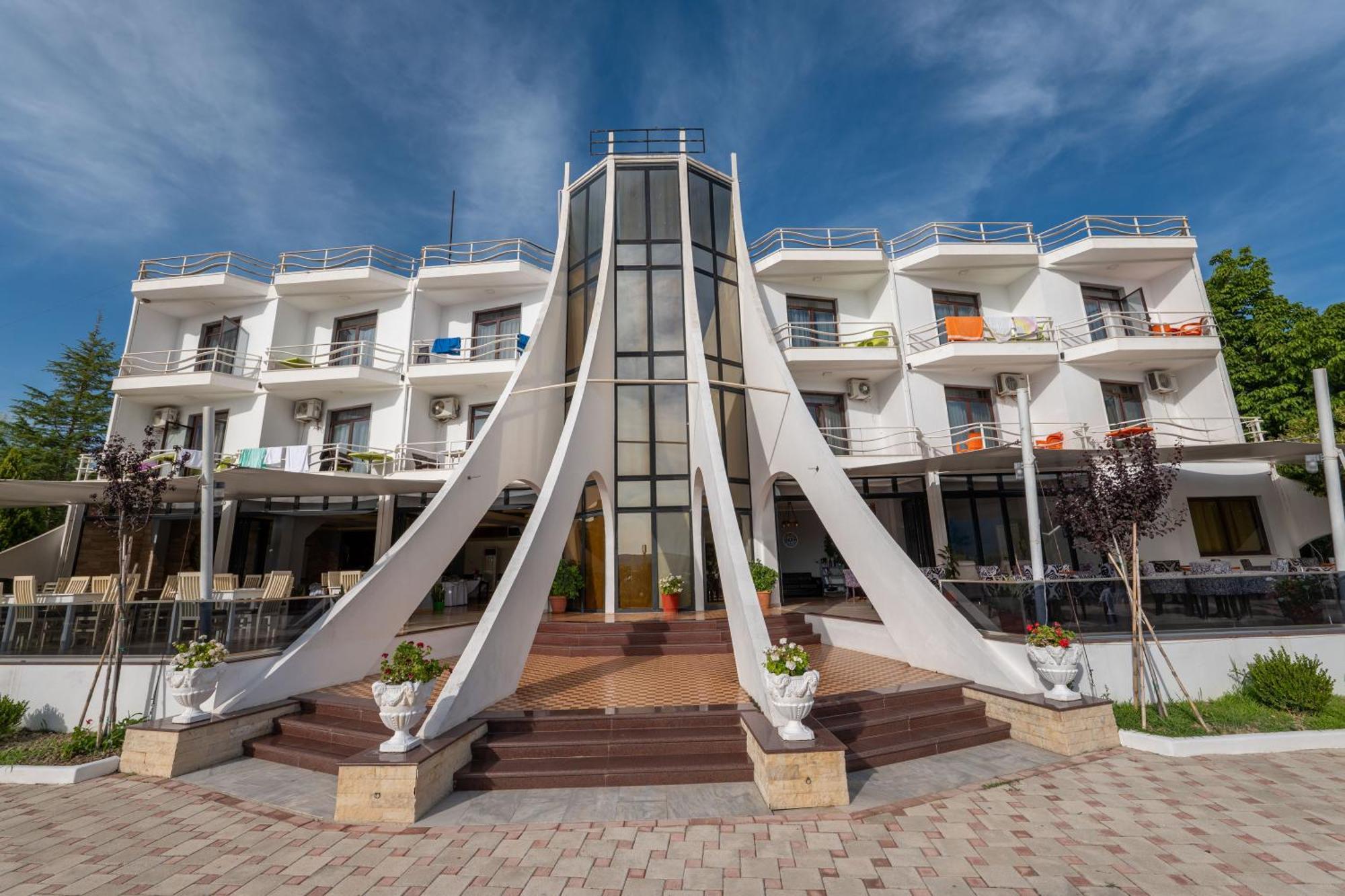 Edva Resort Radhimë Dış mekan fotoğraf