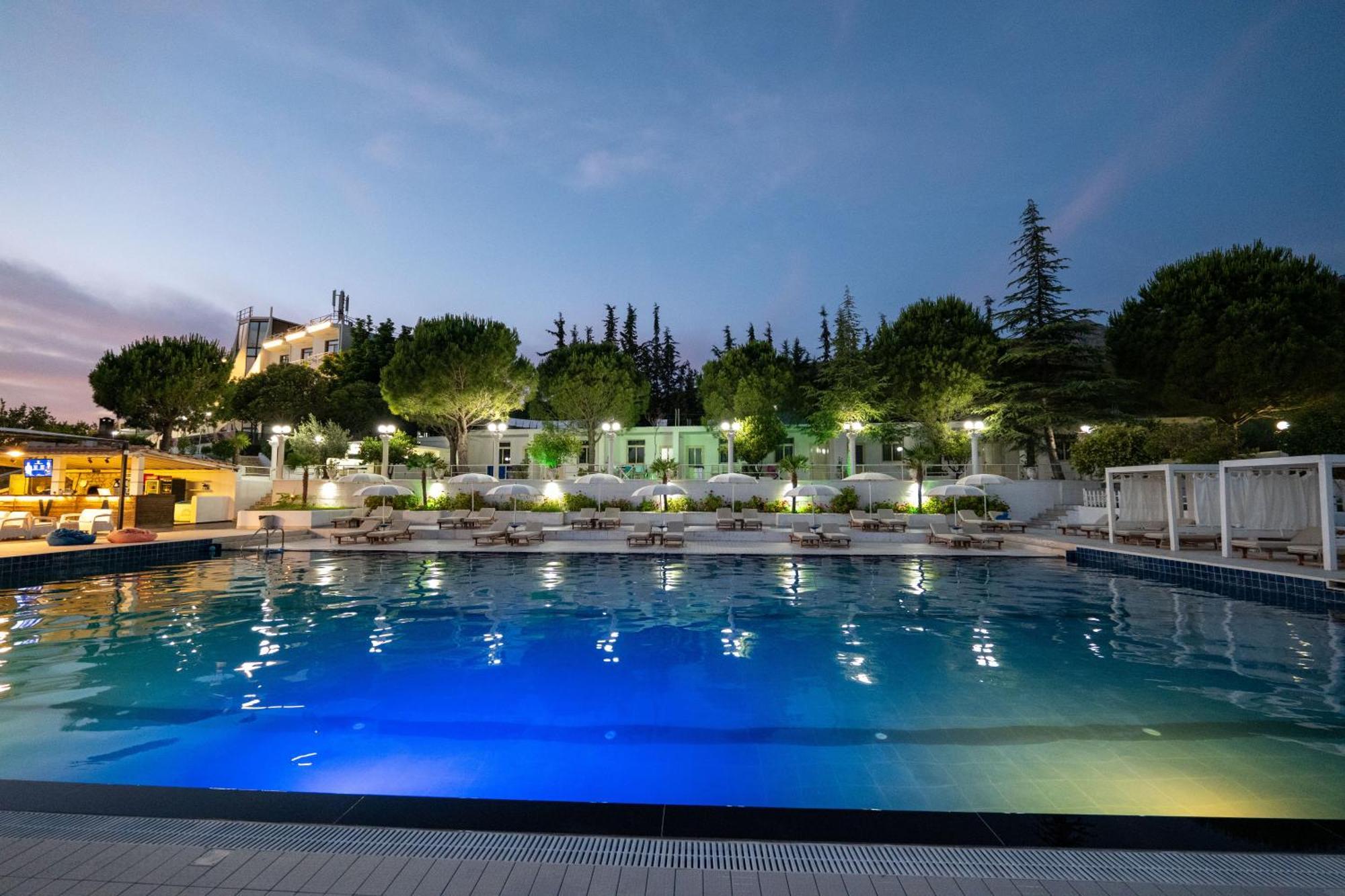 Edva Resort Radhimë Dış mekan fotoğraf