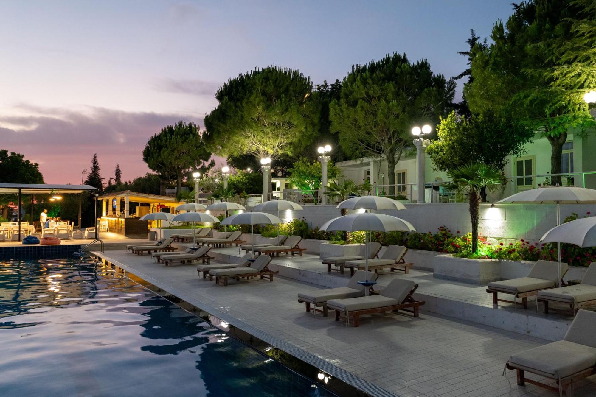 Edva Resort Radhimë Dış mekan fotoğraf