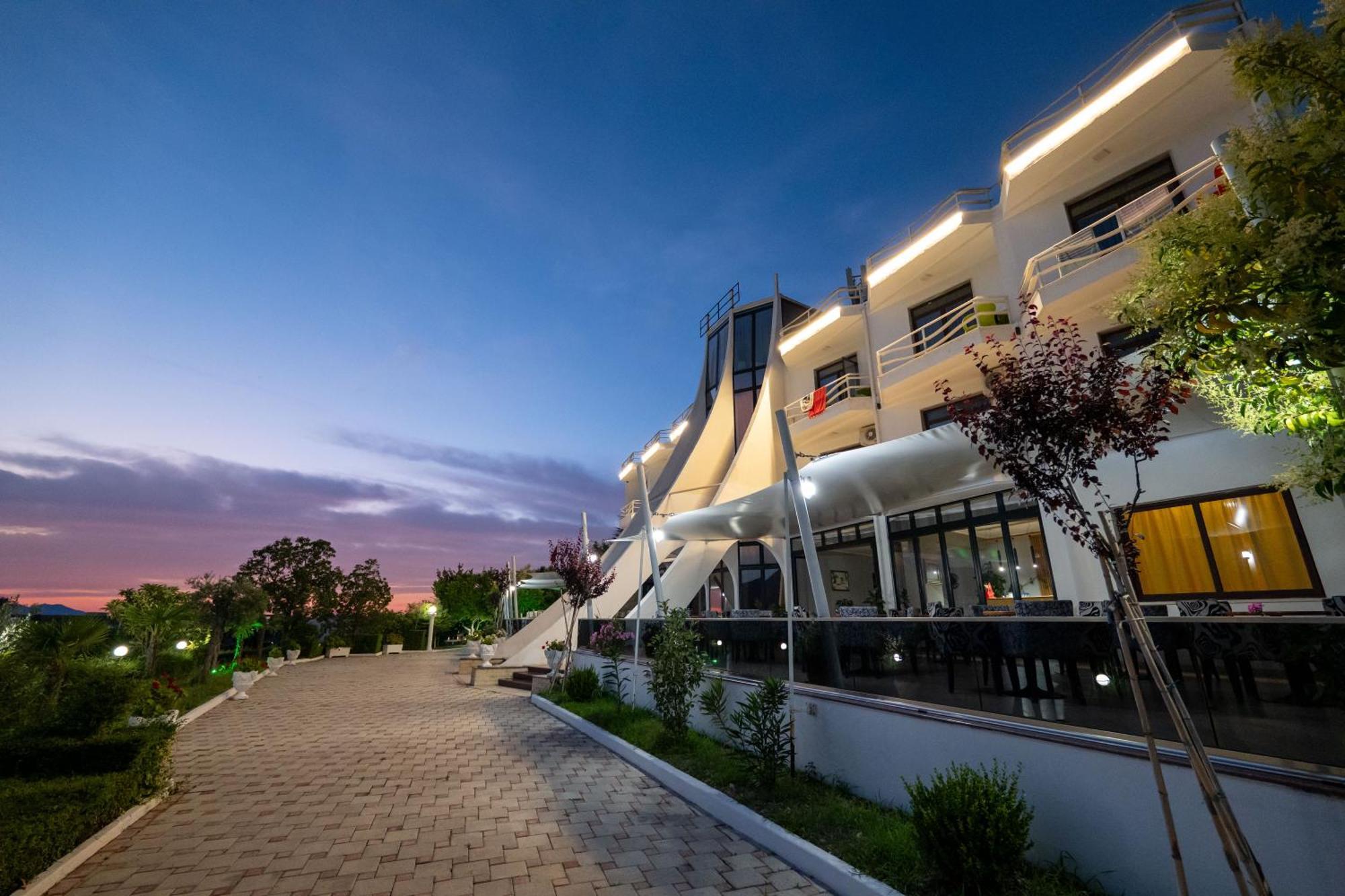 Edva Resort Radhimë Dış mekan fotoğraf