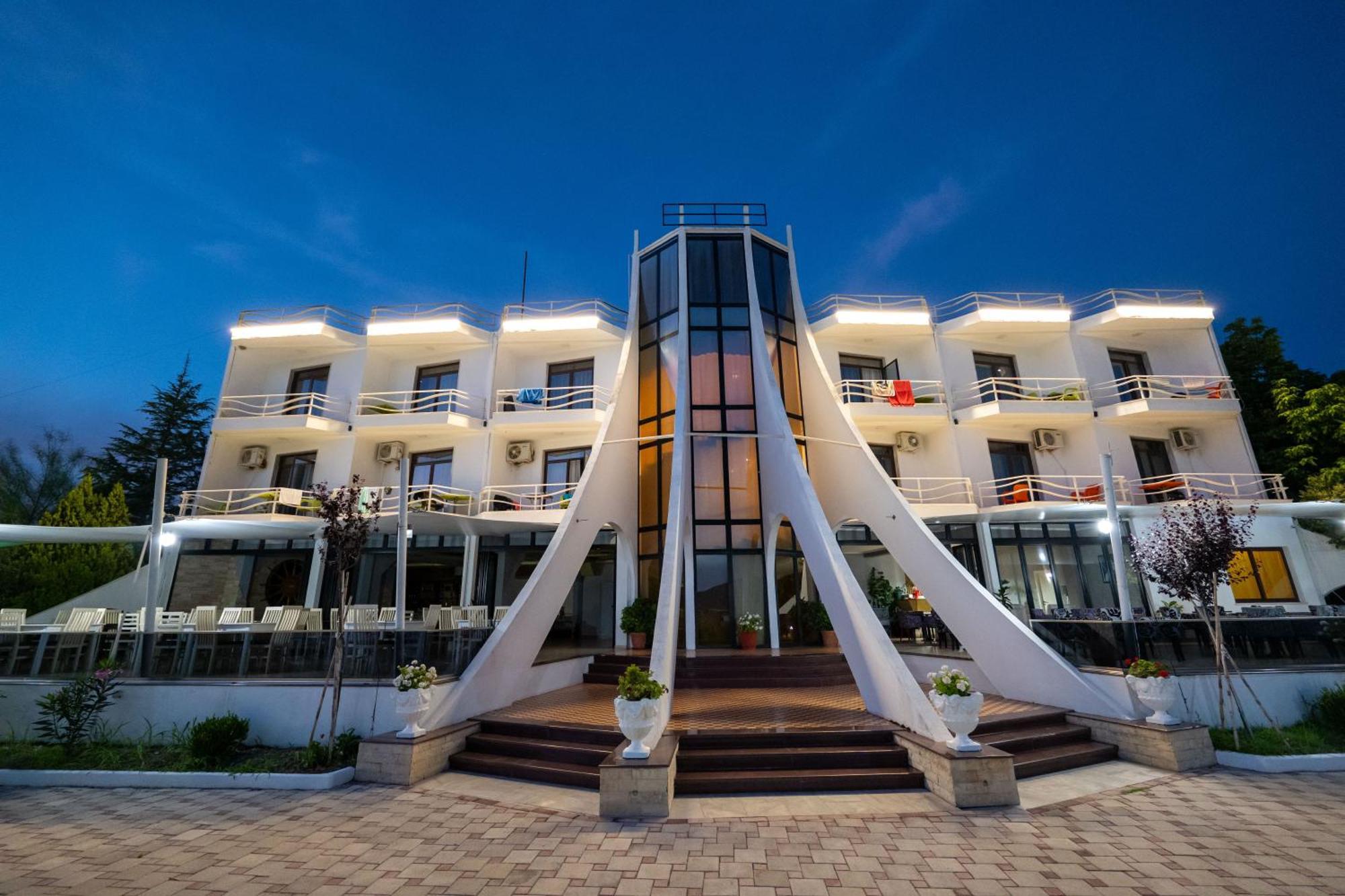 Edva Resort Radhimë Dış mekan fotoğraf