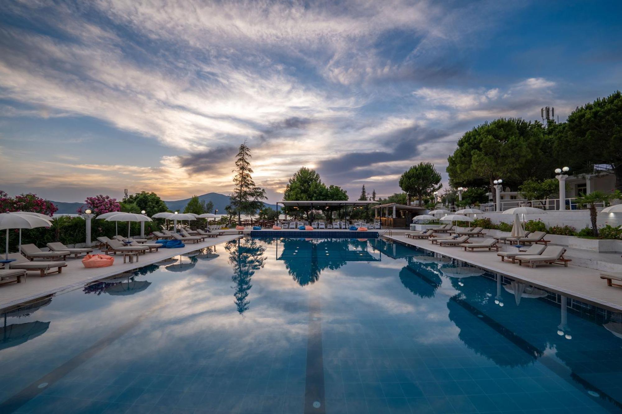Edva Resort Radhimë Dış mekan fotoğraf