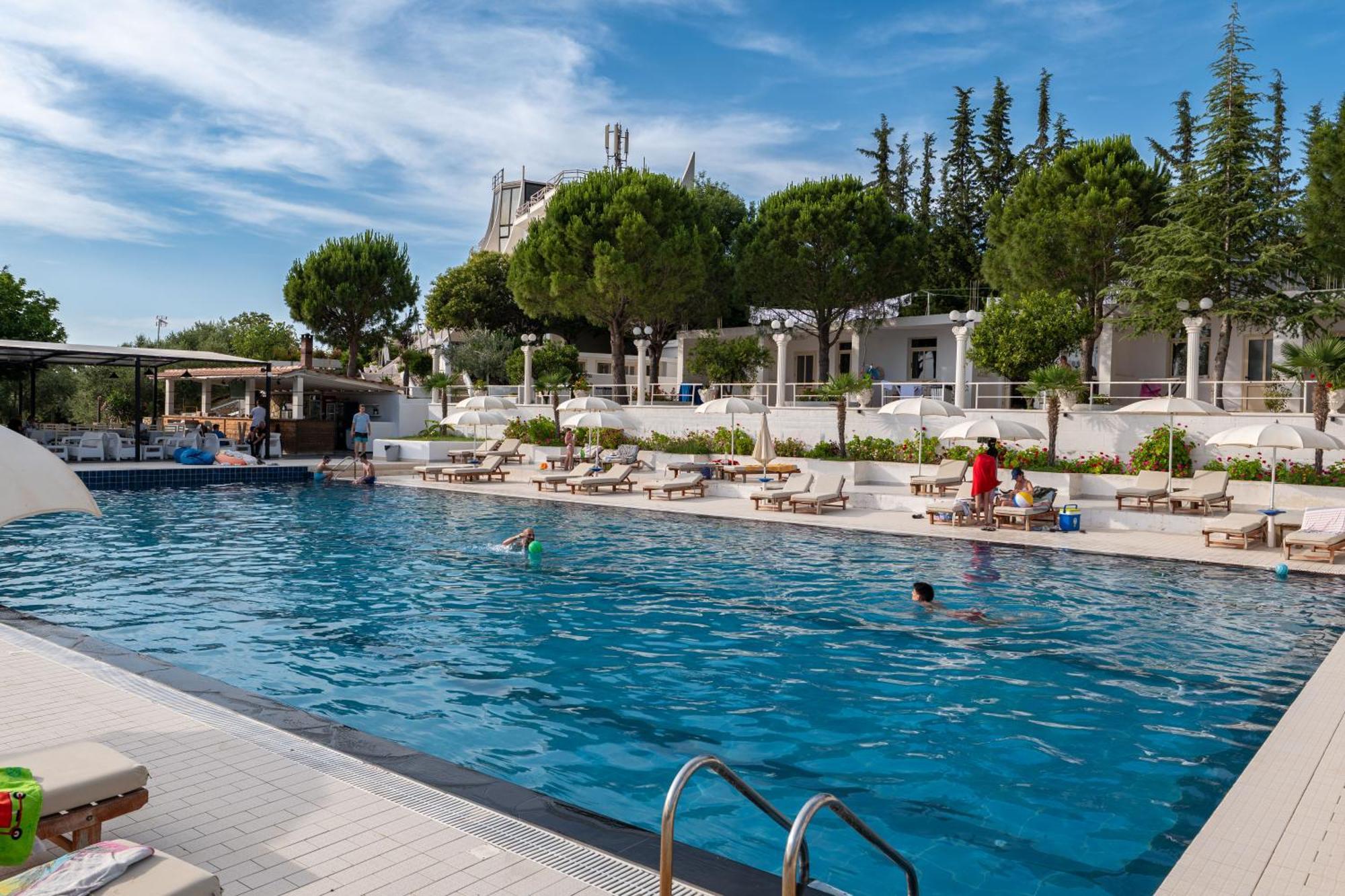 Edva Resort Radhimë Dış mekan fotoğraf
