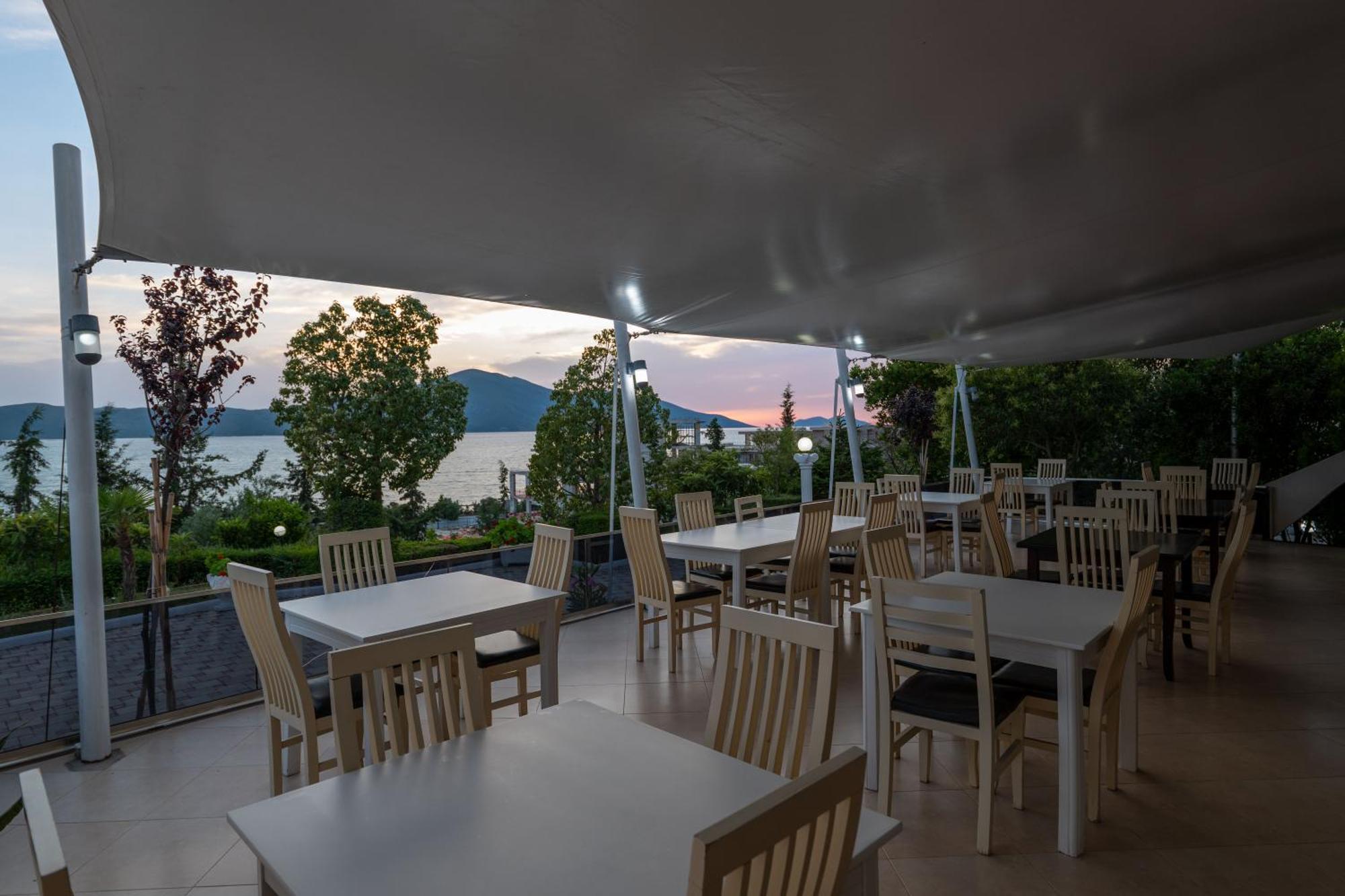 Edva Resort Radhimë Dış mekan fotoğraf
