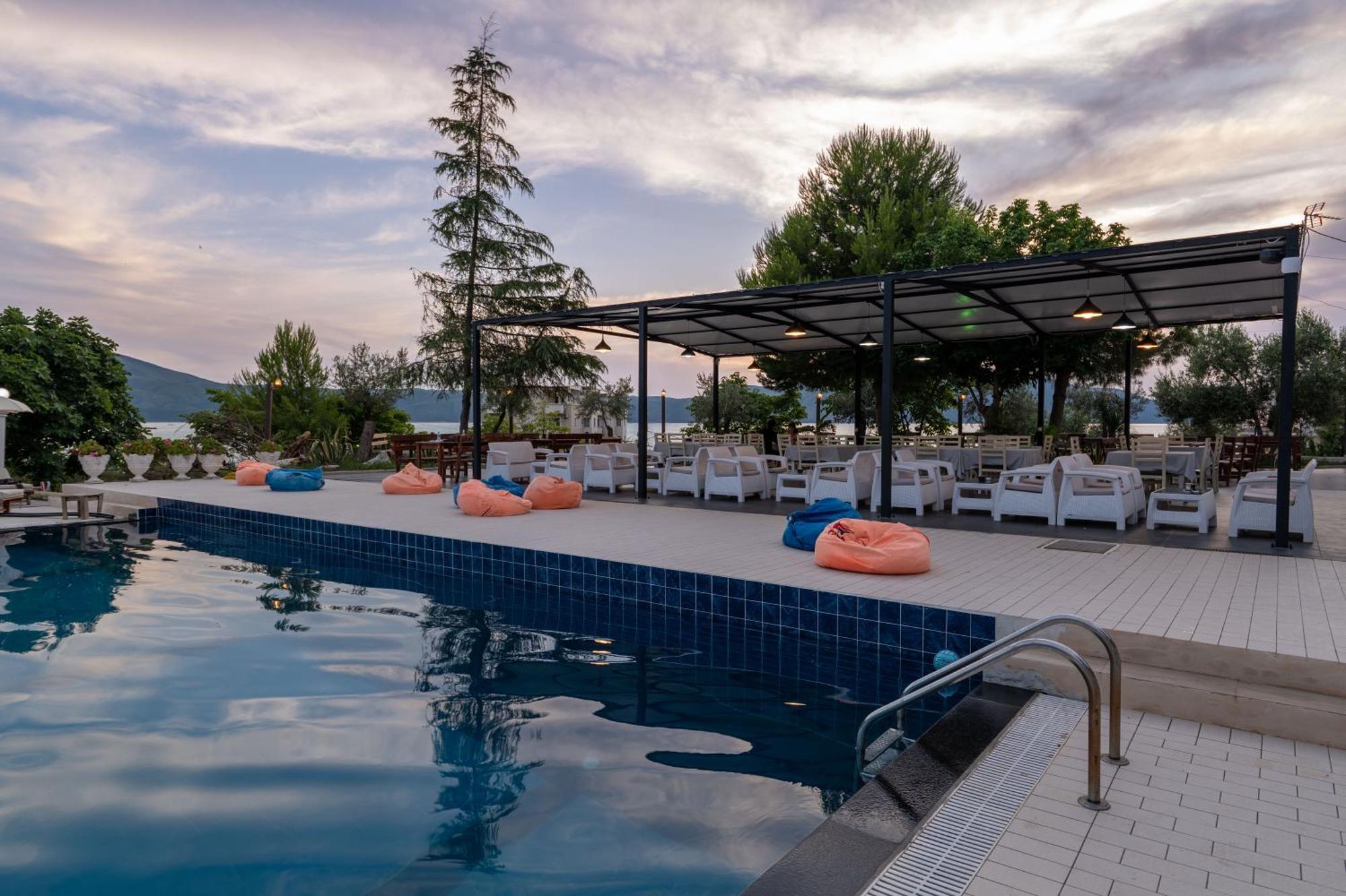 Edva Resort Radhimë Dış mekan fotoğraf