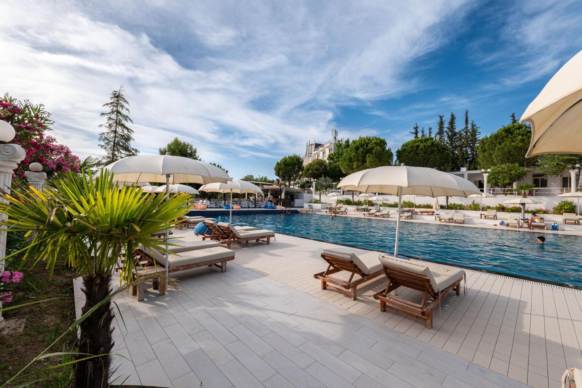 Edva Resort Radhimë Dış mekan fotoğraf
