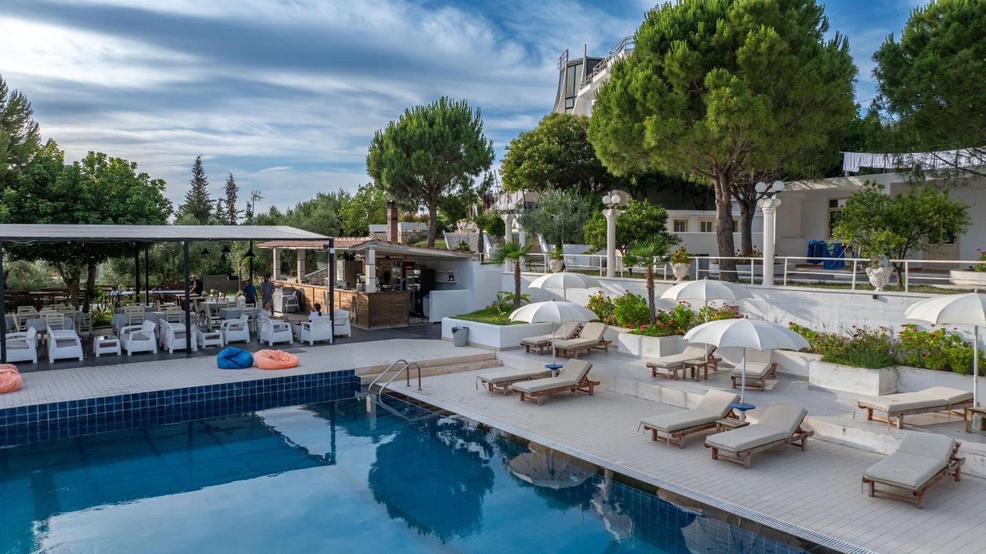 Edva Resort Radhimë Dış mekan fotoğraf