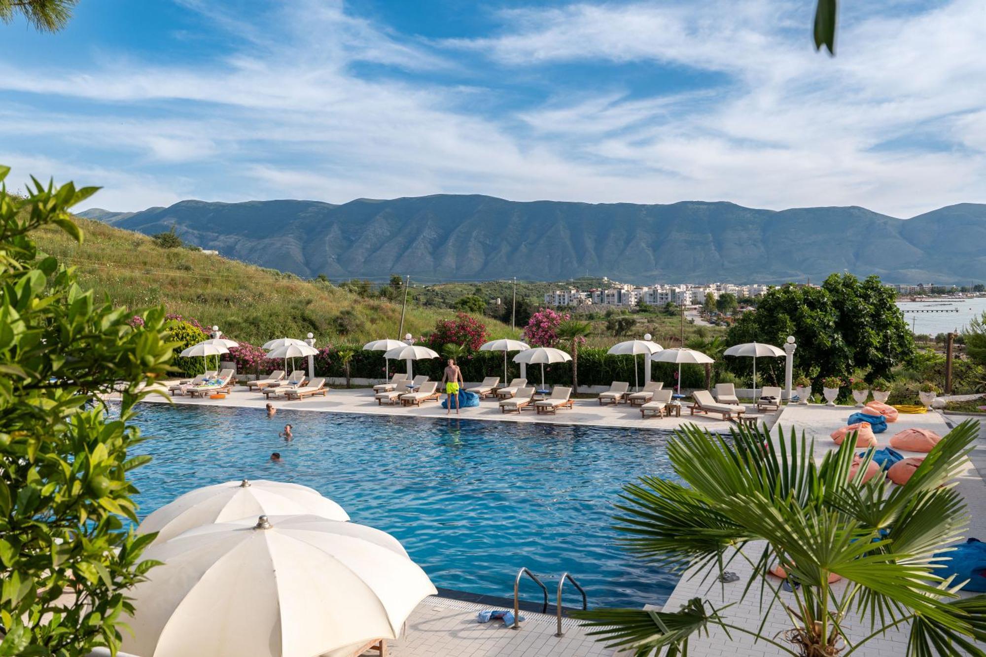 Edva Resort Radhimë Dış mekan fotoğraf