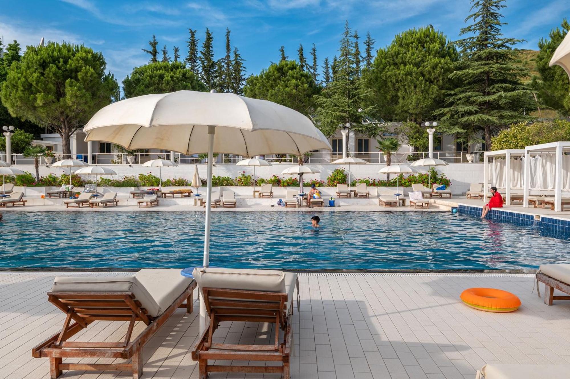 Edva Resort Radhimë Dış mekan fotoğraf