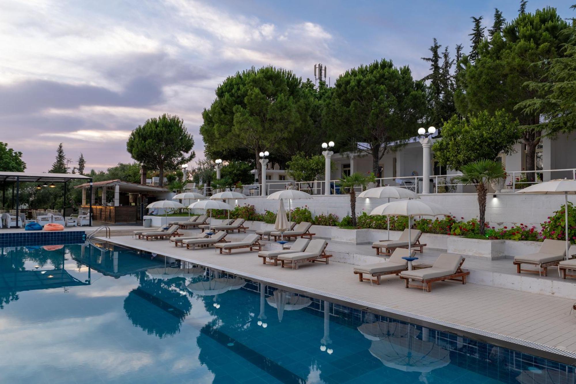 Edva Resort Radhimë Dış mekan fotoğraf